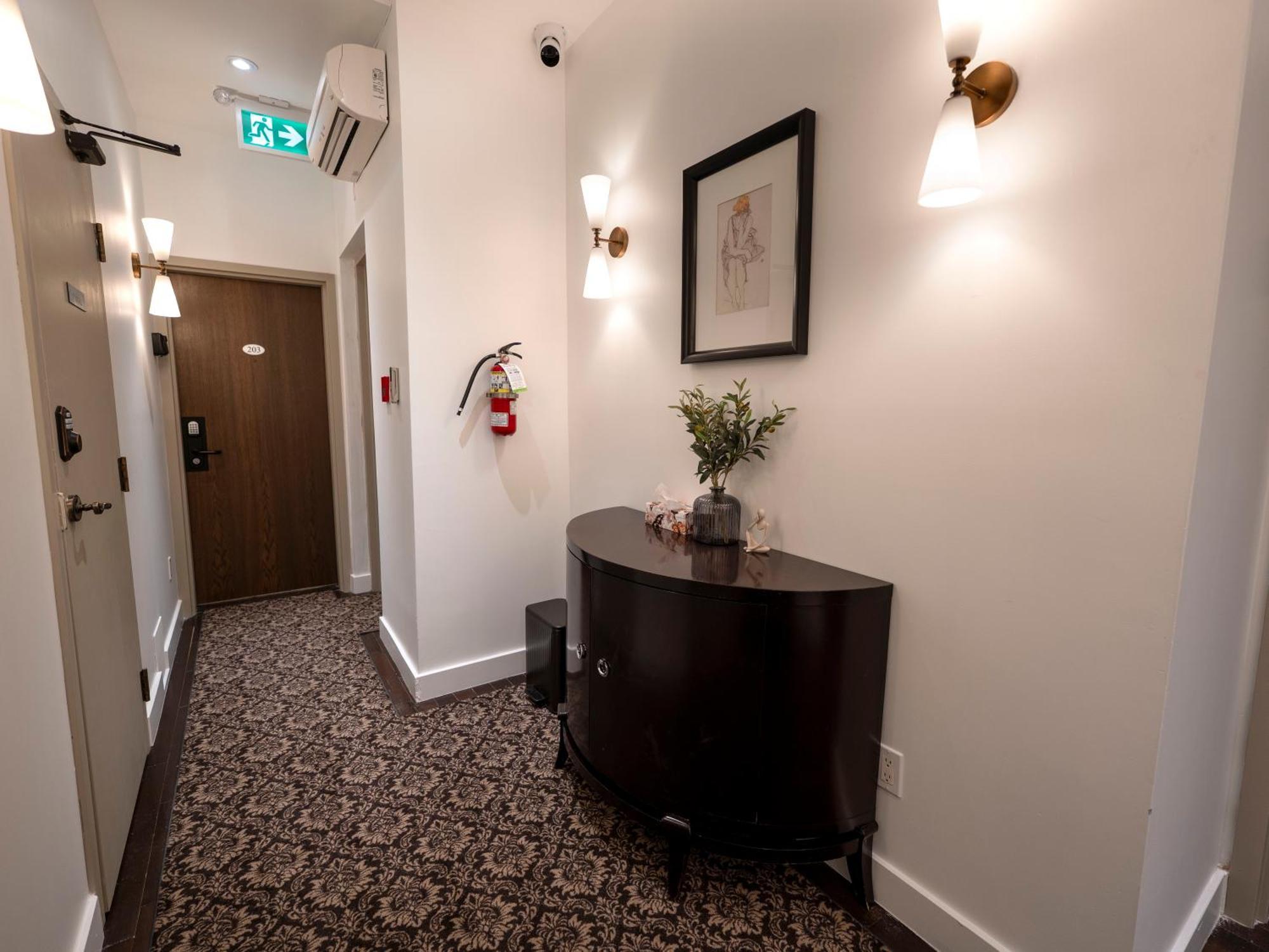 Self Check-In Boutique Hotel - Quartier Latin - Room 201 Montreal Exterior photo